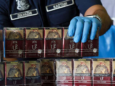 馬來(lái)西亞查獲涉嫌走私的1200萬(wàn)支白色卷煙